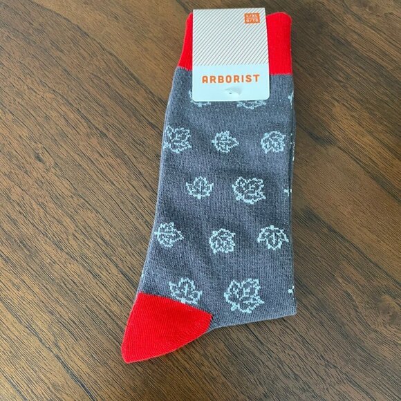 Arborist Maple Leaf Print Cotton Poly Blend Crew Socks Grey White Red Sz L/XL - Picture 1 of 5